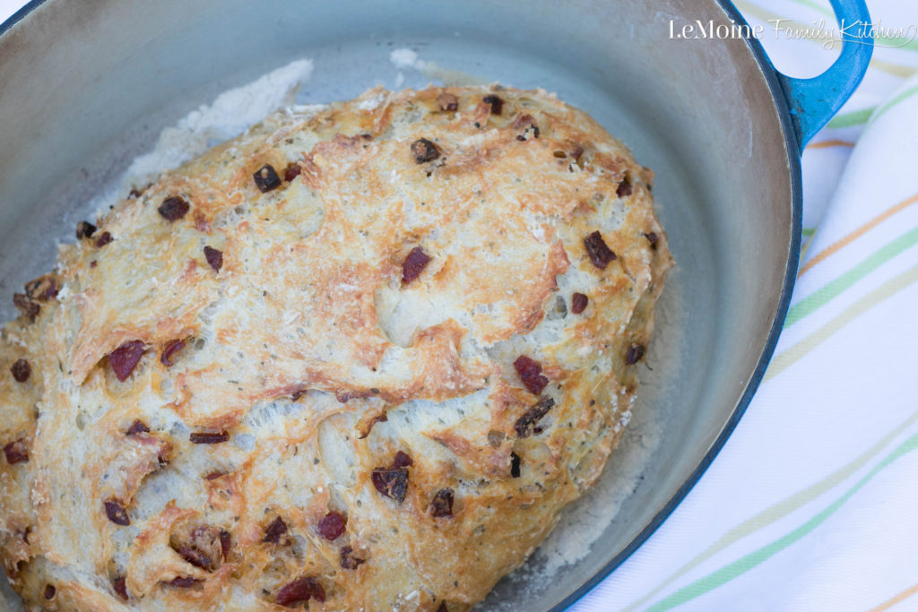 No Knead Pepperoni Bread. Homemade bread is so easy to make! This one is packed with big Italian flavor! 